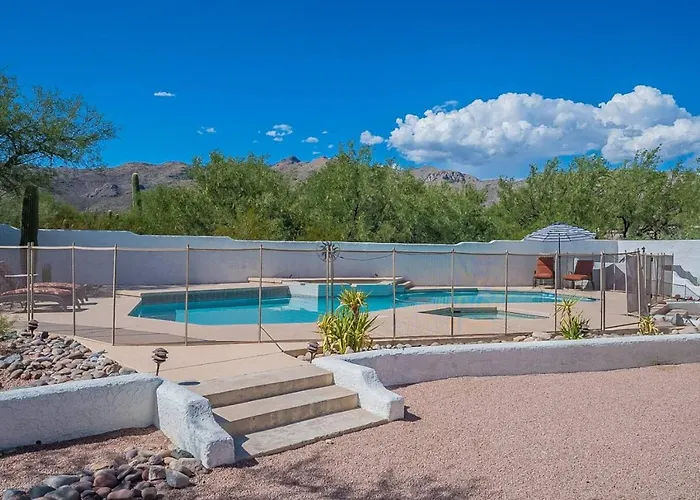 East Tucson, Pool And Hot Tub, Sleep 7, 3br 2ba Holiday home Tucson