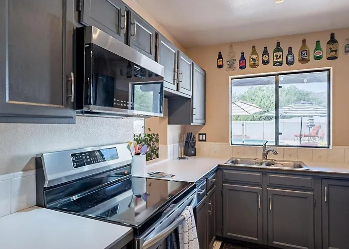 East Tucson, Pool And Hot Tub, Sleep 7, 3br 2ba Holiday home *