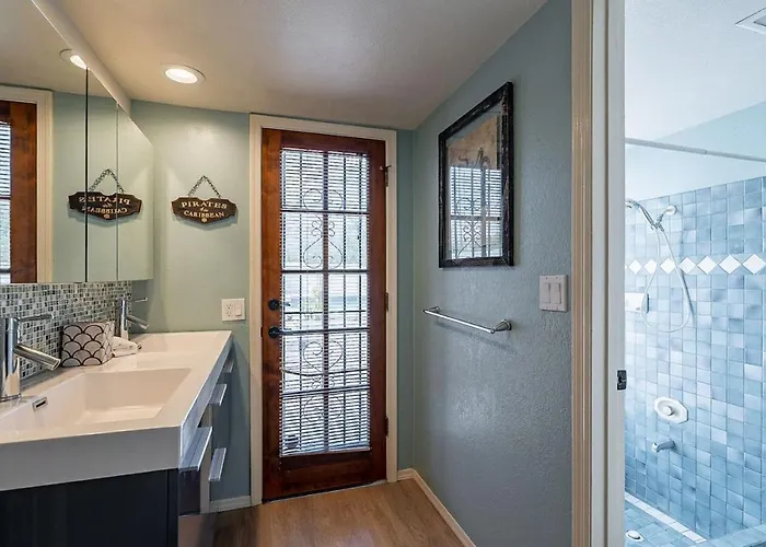 East Tucson, Pool And Hot Tub, Sleep 7, 3br 2ba Holiday home