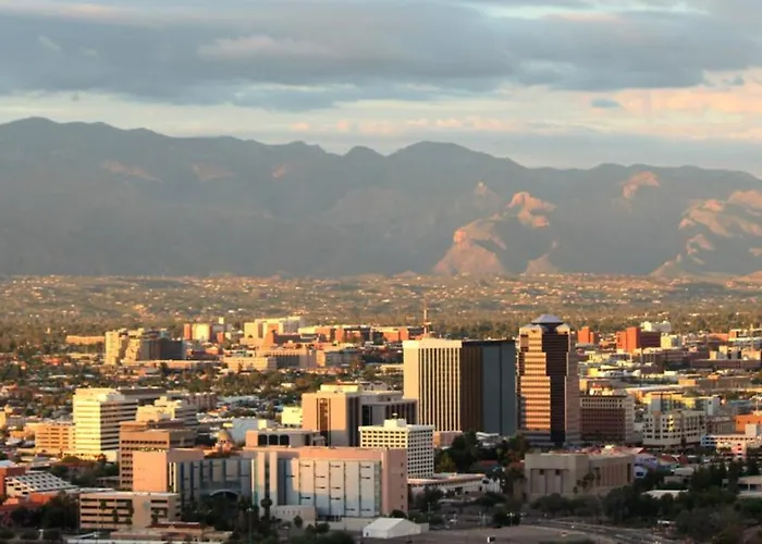 East Tucson, Pool And Hot Tub, Sleep 7, 3br 2ba